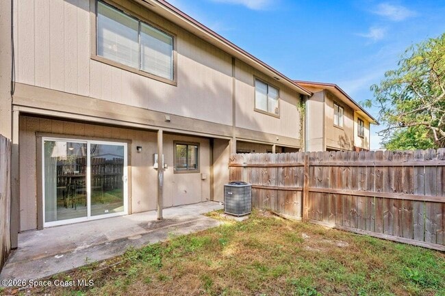 Building Photo - 3814 Tree Ridge Ln NE