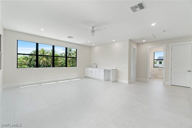 Building Photo - 2769 Van Buren Ave