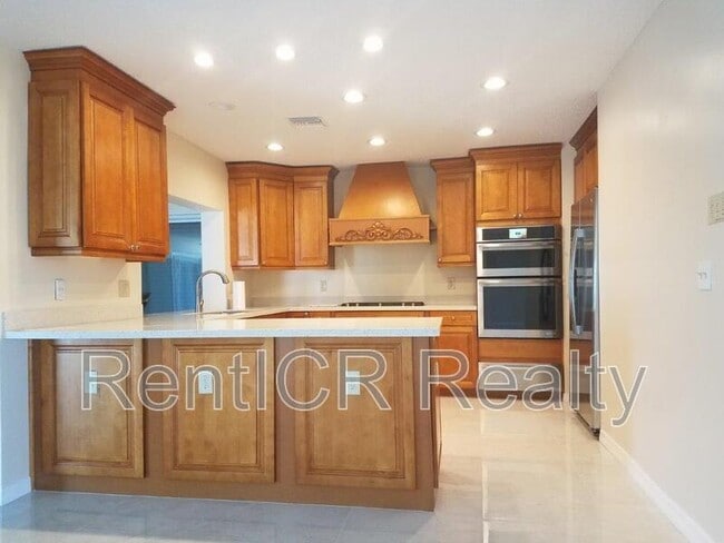 Building Photo - 2507 Bayshore Dr