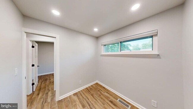 Building Photo - 1689 Westwind Way
