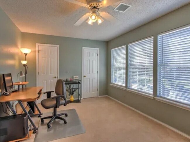 Building Photo - 4009 E 88th St