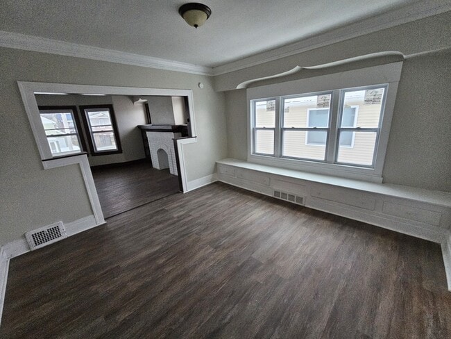 Building Photo - 3378 E 134th St