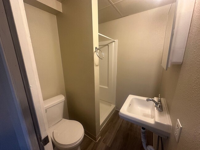 Building Photo - Two Bedroom, Two and half bathroom Townhom...