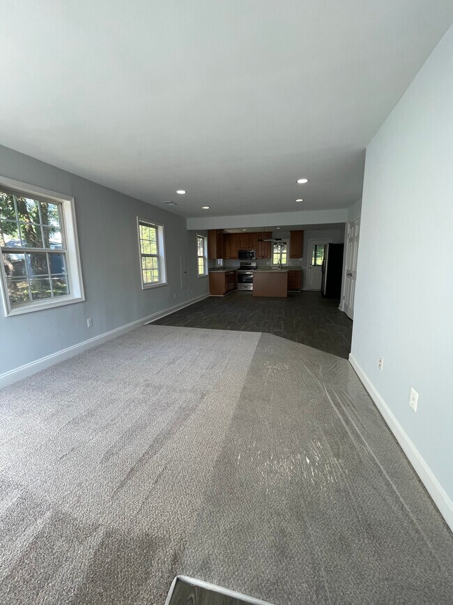 Building Photo - 3128 Headrow Cir