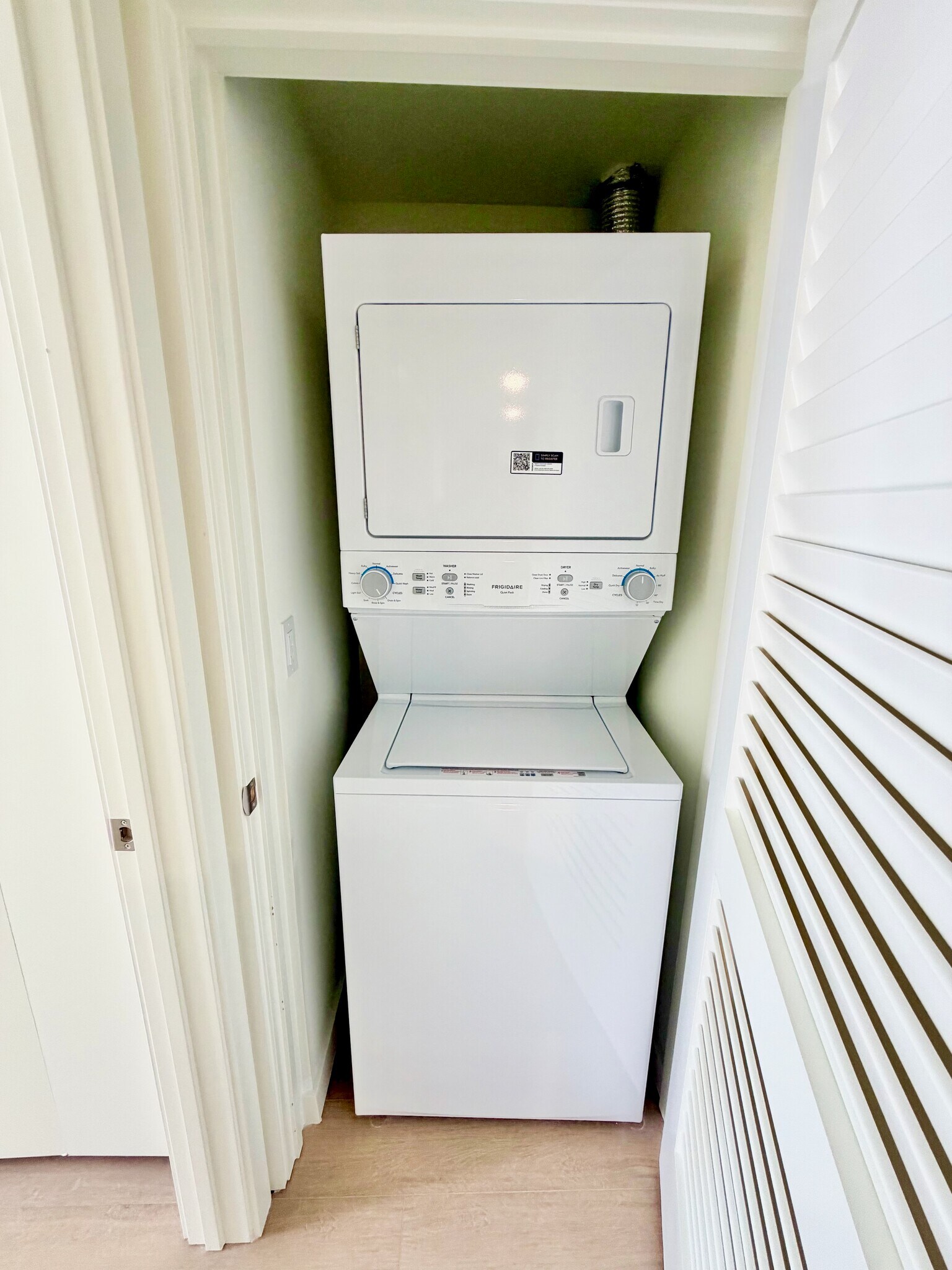 Building Photo - 141 NE 2nd St