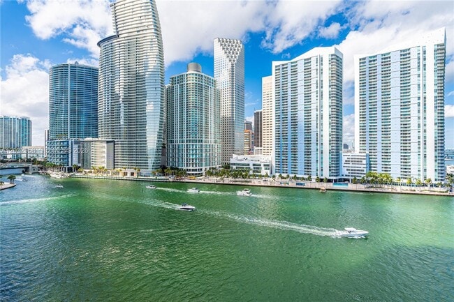 Building Photo - 900 Brickell Key Blvd