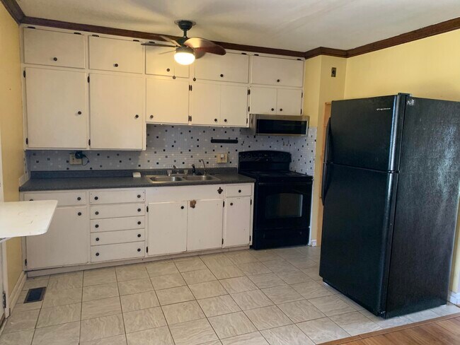Building Photo - 5731 S Bearfield Rd