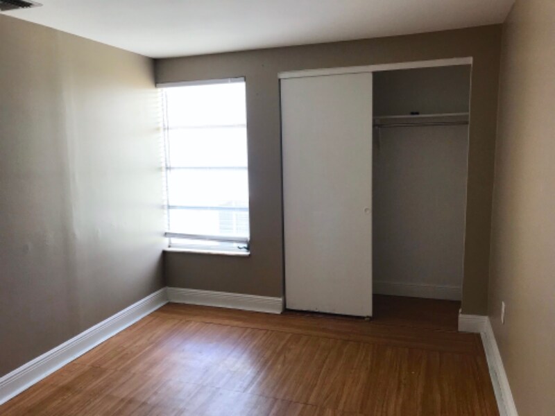 Building Photo - 4911 Catalina Dr