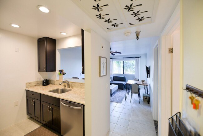 Building Photo - 3830 Avenida Del Presidente