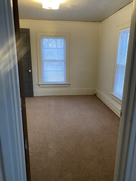 Building Photo - 1119 N Winnebago St