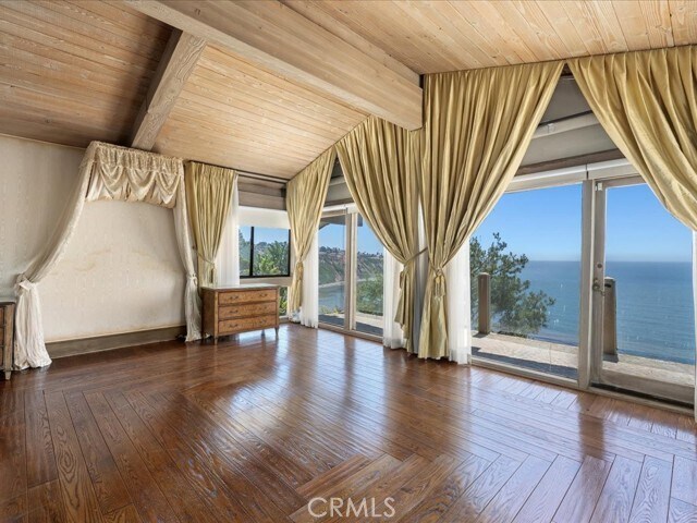 Building Photo - 709 Paseo Del Mar