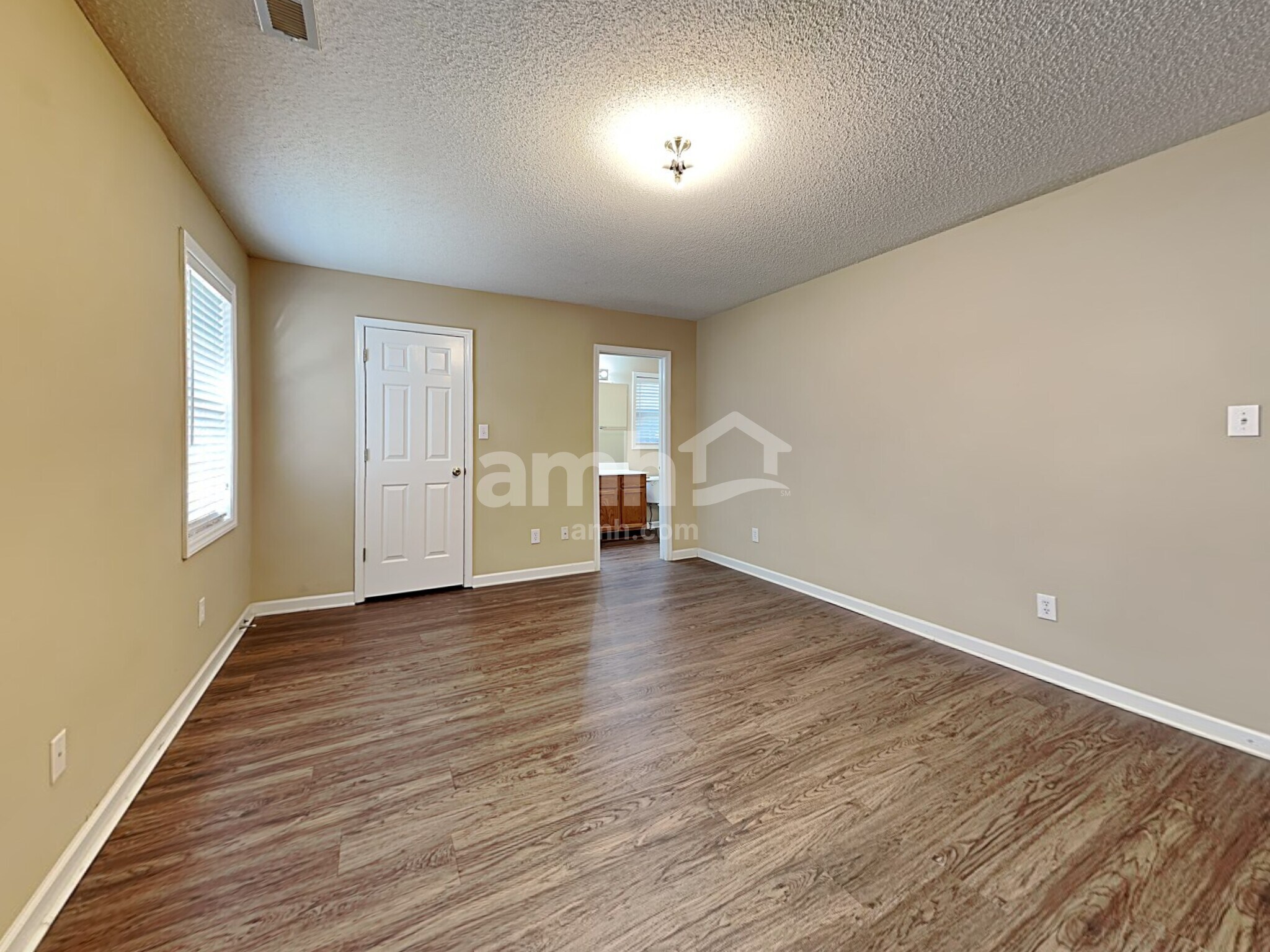 Building Photo - 1732 Ammons Dr