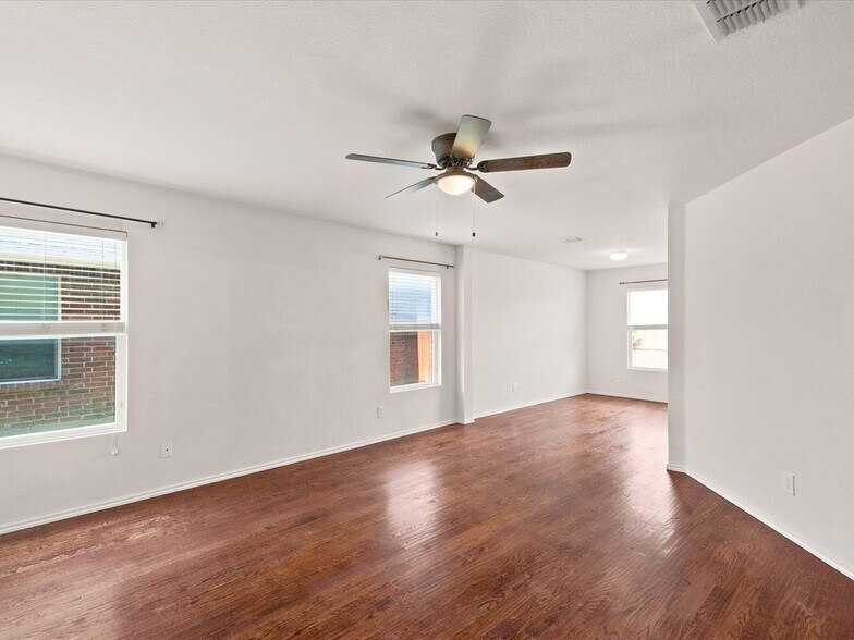 Building Photo - 13287 Fowler Dr