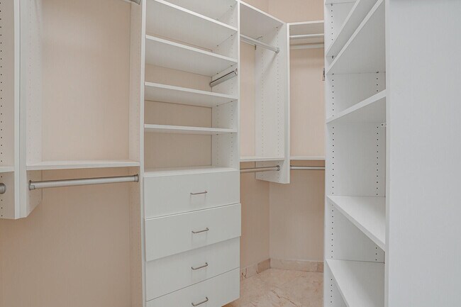 Building Photo - 3010 PGA Blvd