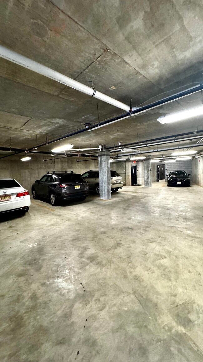 Building Photo - 203-205 Randolph Ave Unit# 101