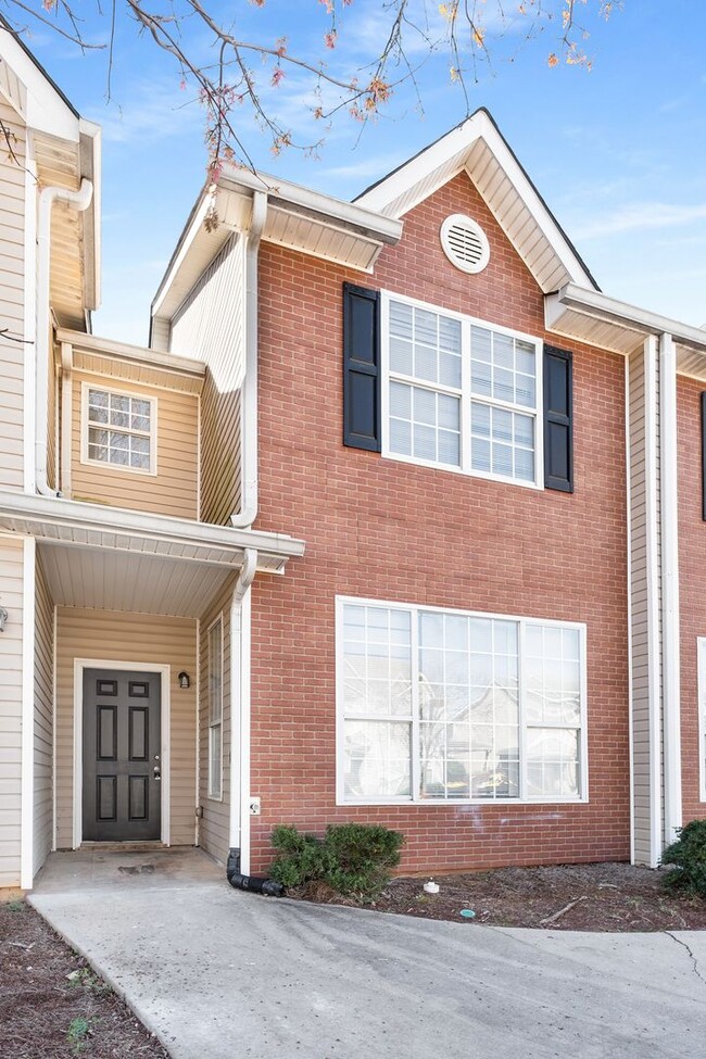 Building Photo - Beautiful Upgraded Townhome!