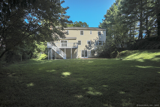 Building Photo - 11 Maple Ave N