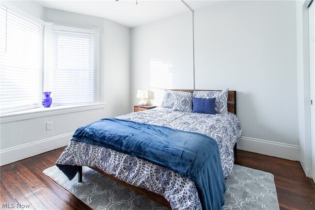 Building Photo - 10605 Ashbury Ave