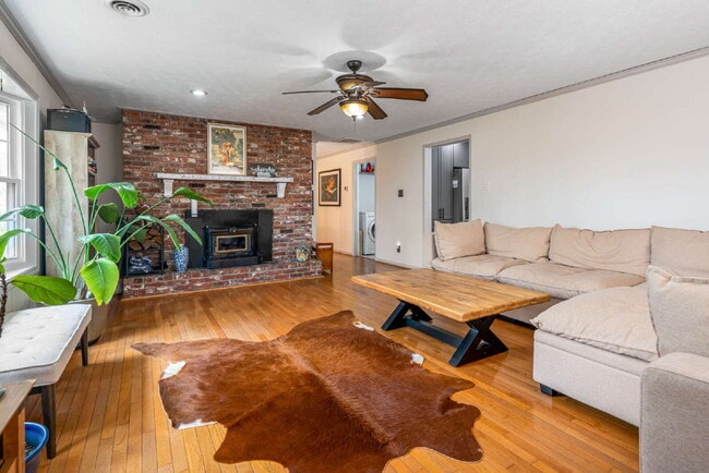 Building Photo - Fairview Retreat | 3BR/3BA with Finished Basement, 2-Car Garage & Private Yard — 17 Min to Asheville