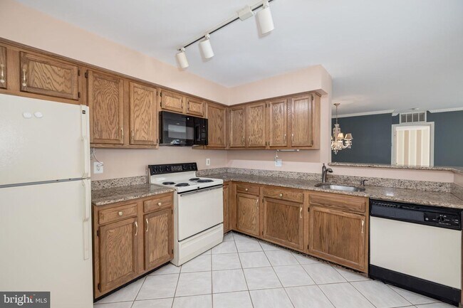 Building Photo - 7511 Ashby Ln