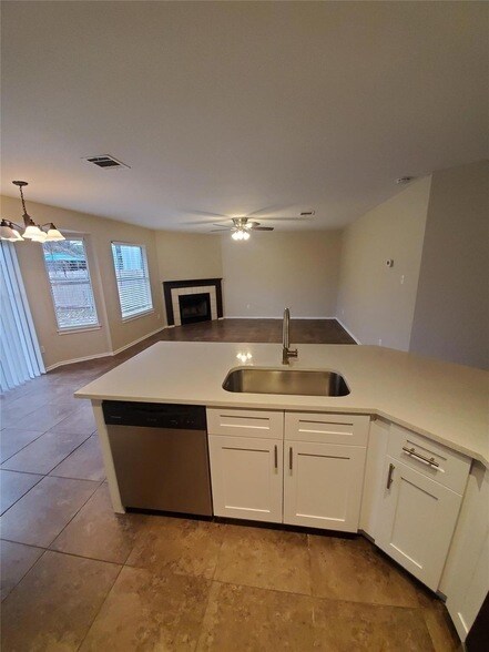 Building Photo - 2116 E Gann Hill Dr