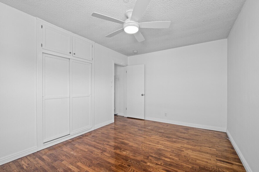 Building Photo - 2211 Nelson Ave