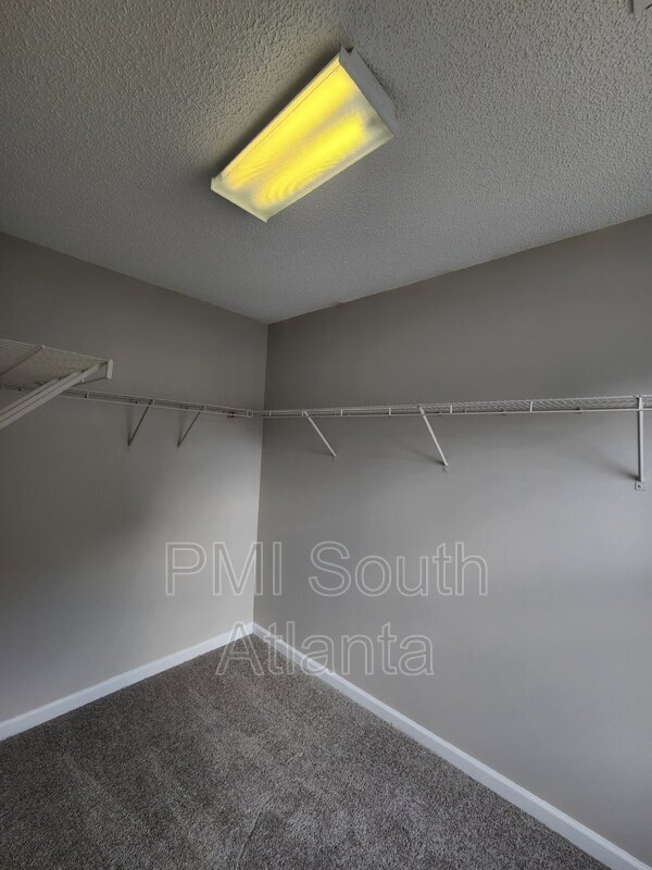 Building Photo - 176 Shenandoah Dr
