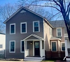 Building Photo - 110 Van Dam St