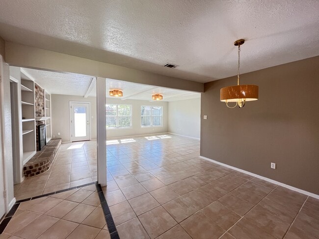 Building Photo - 16450 Hibiscus Ln