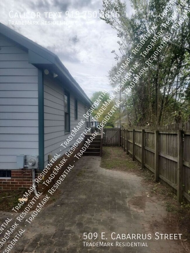 Building Photo - 509 E Cabarrus St