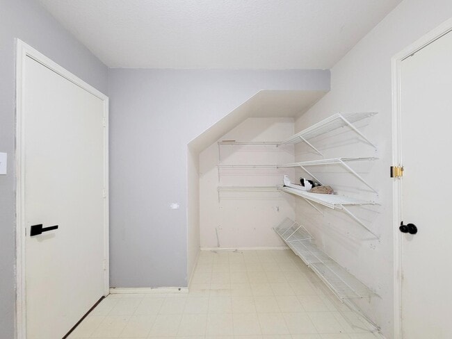 Building Photo - 16306 Kendons Way Ln