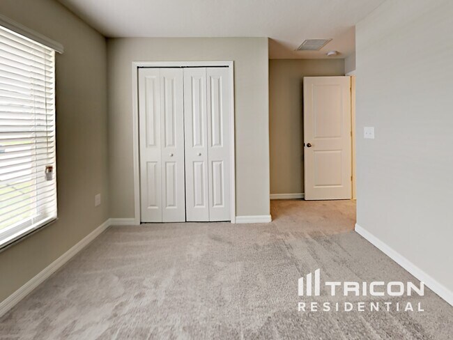 Building Photo - 1748 Broad Winged Hawk Dr