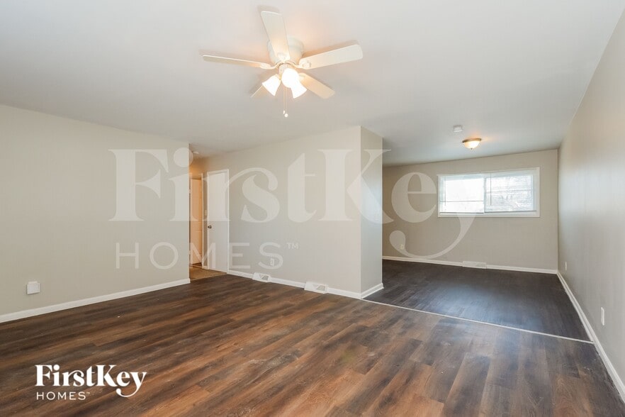 Building Photo - 955 Lorraine Ave