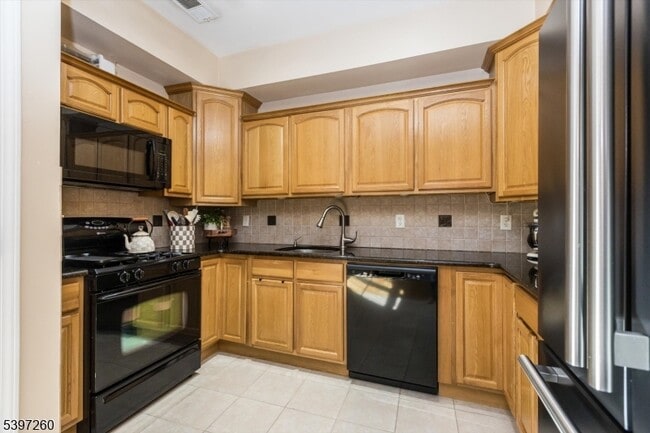 Building Photo - 349-353 S Broad St