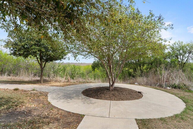 Building Photo - 1600 Arbor Knot Dr