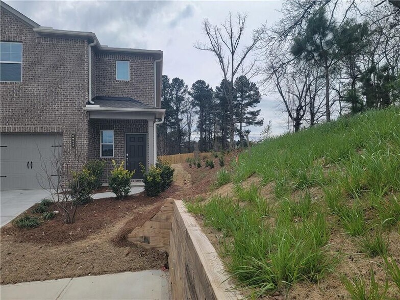Building Photo - 4217 Waxwing St