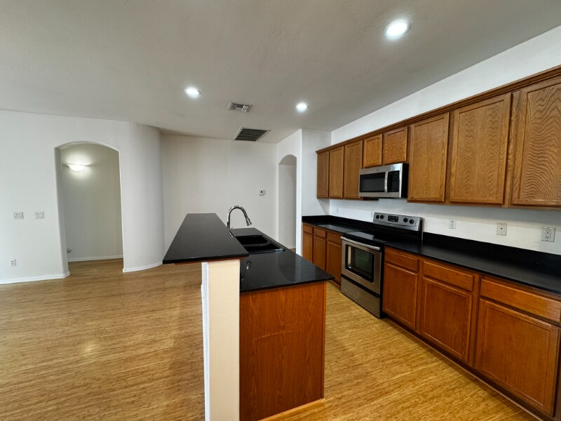 Building Photo - 7828 S 68th Dr