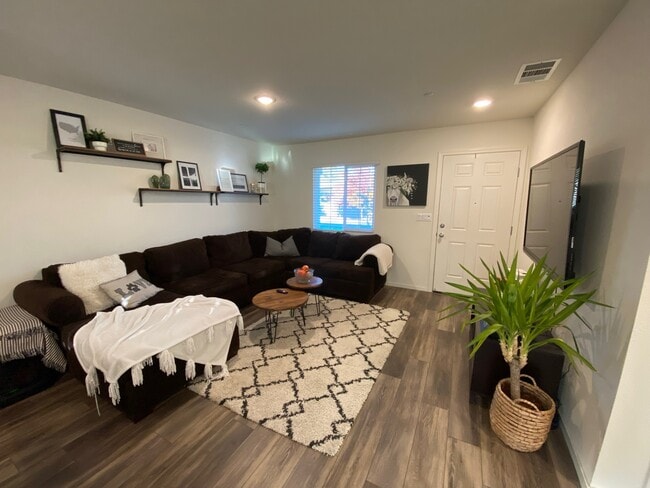 Building Photo - 3522 Bayou Way