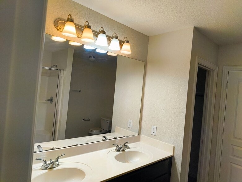 Building Photo - 1540 Chama Dr