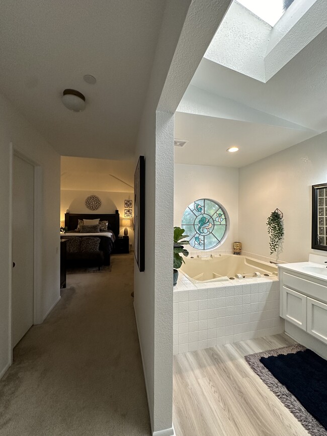 Building Photo - 8115 Surfline Dr
