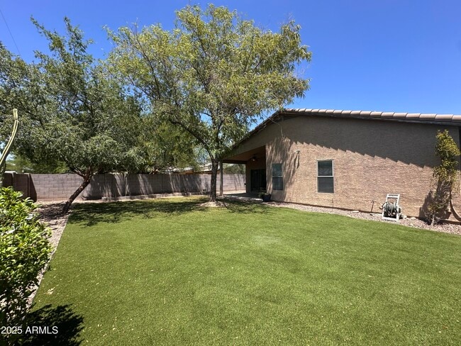 Building Photo - 13830 N 11th Pl