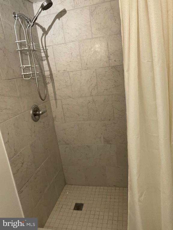 Building Photo - 1410 Longford Rd