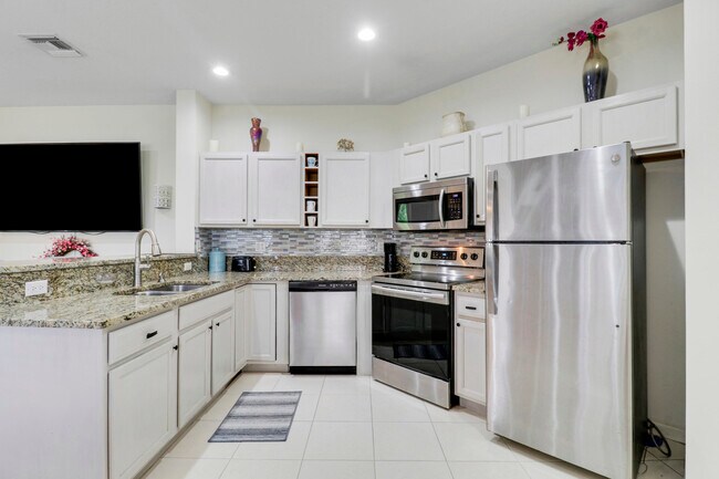 Building Photo - 8301 Mulligan Cir