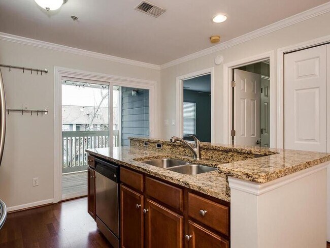 Building Photo - 424 Mather Green Ave