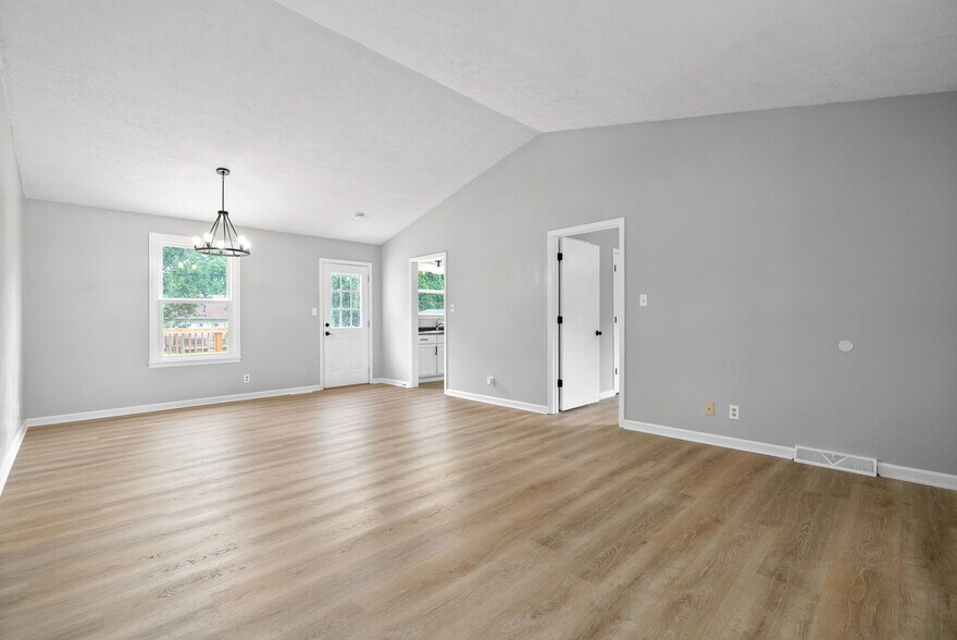 Building Photo - 313 Grassland Dr