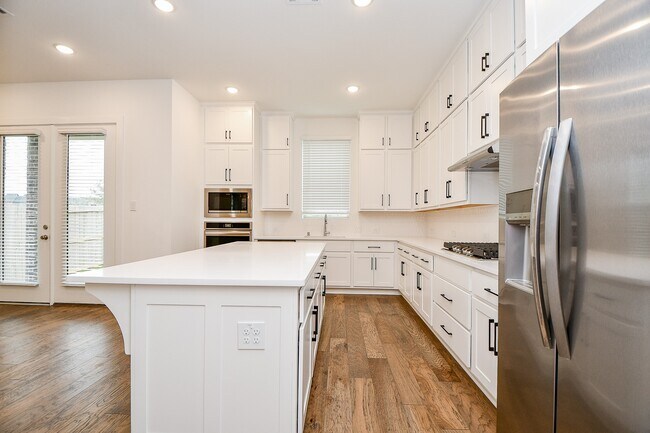 Building Photo - 6562 Scarlet Pond Ln