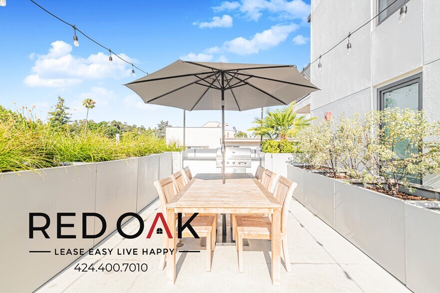 Building Photo - 1860 N Western Ave