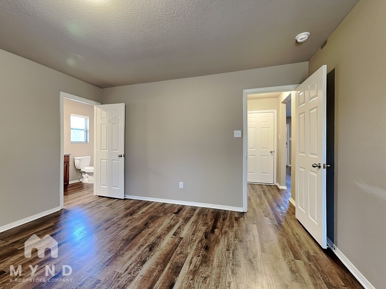 Building Photo - 407 Westwood Dr