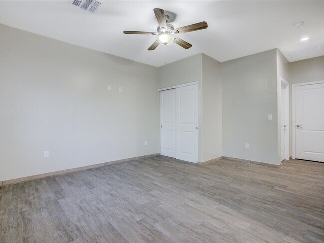 Building Photo - Brand new build, never before lived in! Ne...