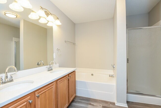 Building Photo - 360 Marsha St